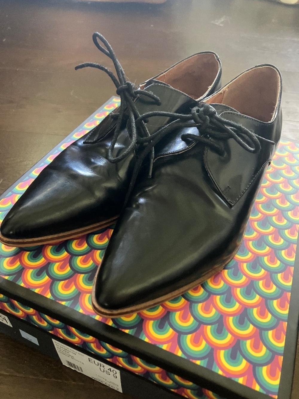 Shellys London Black Pointy Tie Shiny Flat Oxfords 8.5